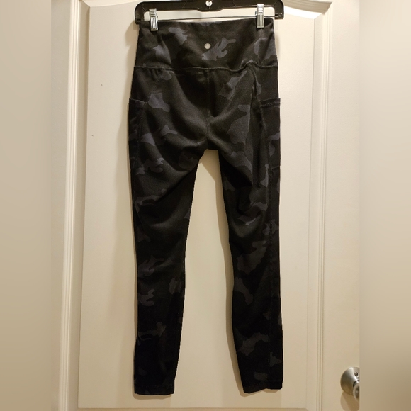 Yogalicious Lux High Waist Ankle Leggings Womens Small Black Camo 2 Side Pockets - Picture 3 of 8